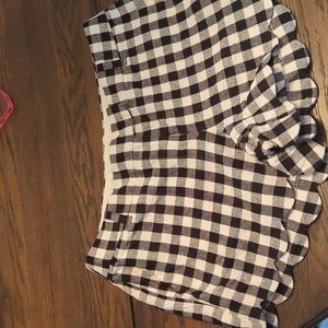 Women's 4" Black and White Scalloped Gingham shorts size 10